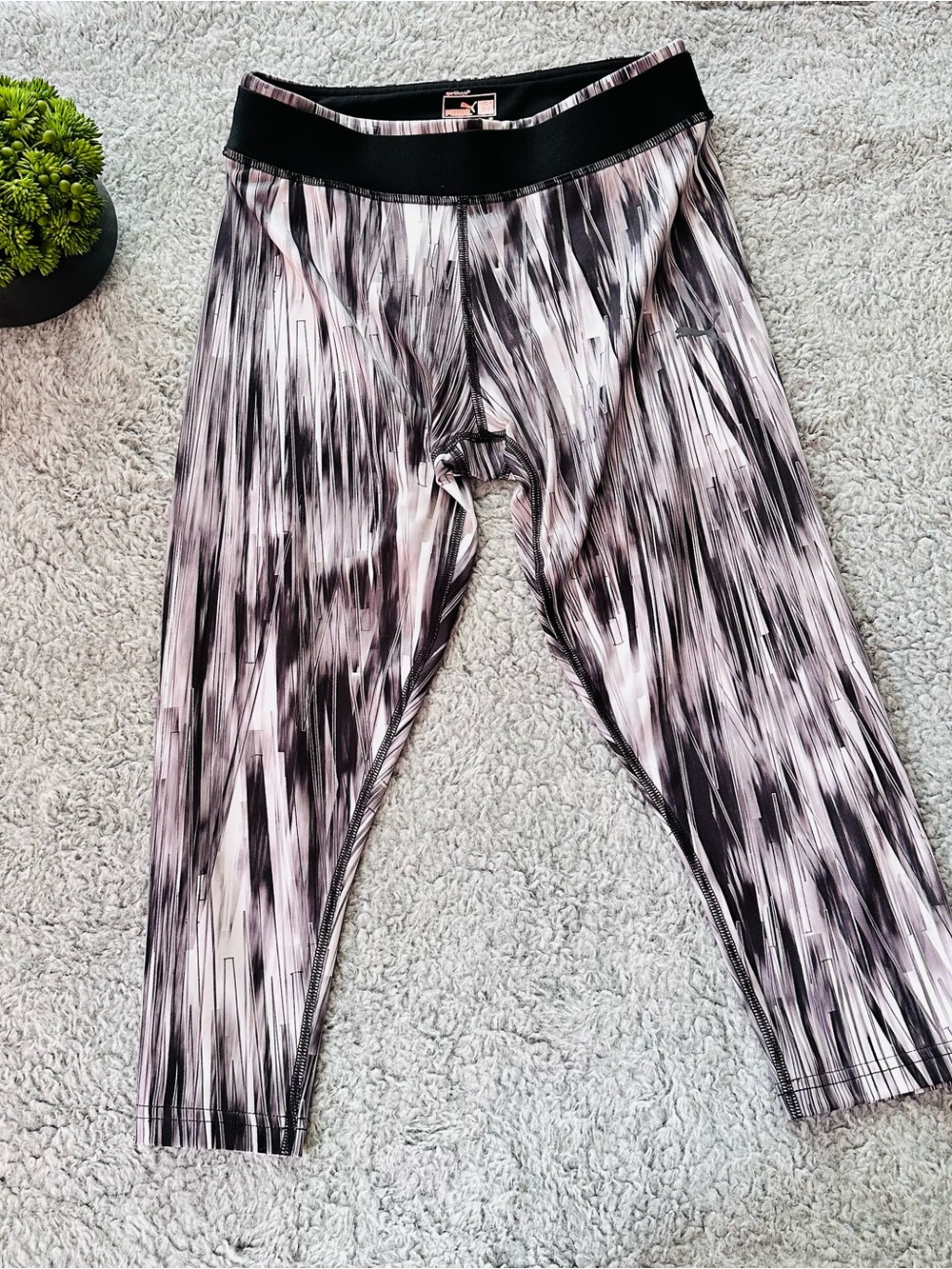 🖤 Puma DryCELL Abstract Print Cropped Leggings Activewear Workout Yoga Pants
